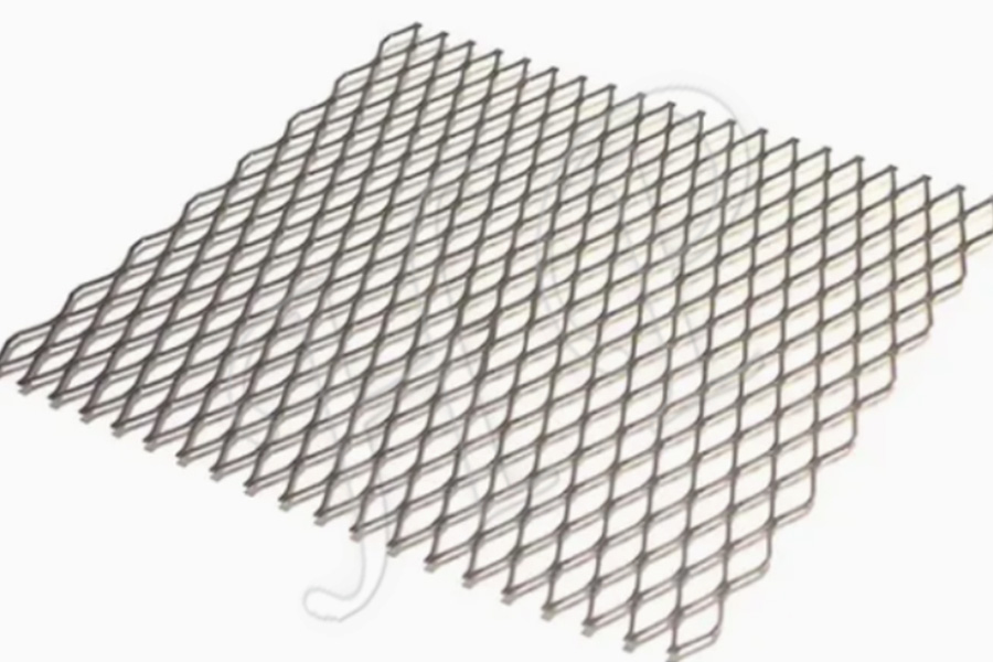 The Practical Benefits of Standard 4x8 Expanded Metal Panels for Filtration Shelving and Safety